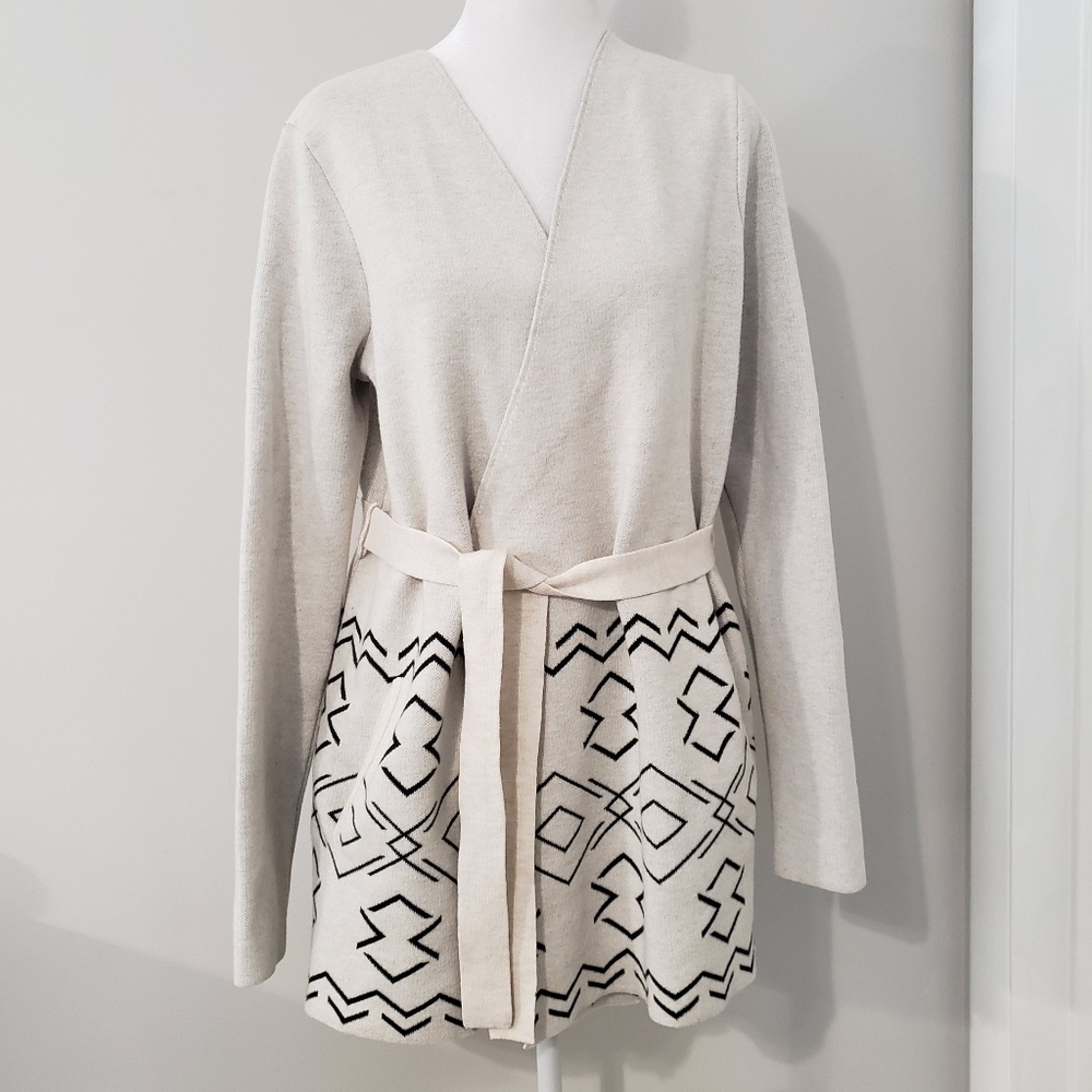 Duluth Trading Co Cream and Black Cardigan Sweater